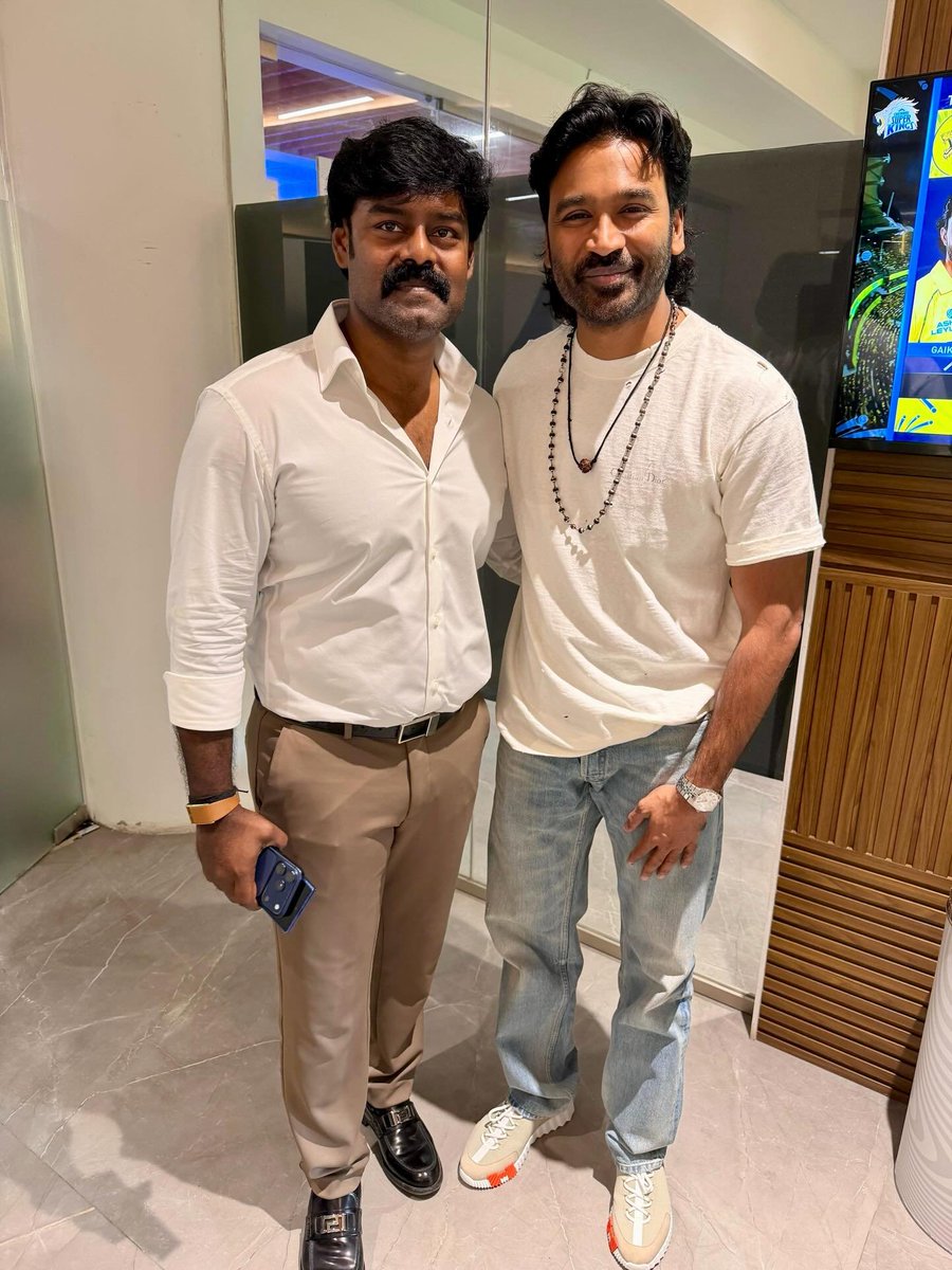 DhanushFanzTeam's tweet photo. Thalaivar @dhanushkraja &amp; Actor Actor SURESH Instagram Post. 💥

#OM | #OMChapter1 https://t.co/Xc0WC61k3w
