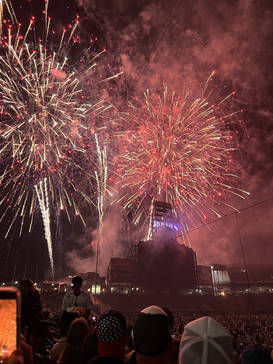 MandyyBrit's tweet photo. @Rockies 10/10 show. Happy 250 🇺🇸 https://t.co/BIR1XH8tuY
