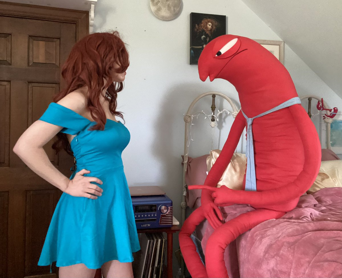 basicallyedd's tweet photo. "why are you wearing that?" https://t.co/YyDNlXQD7o