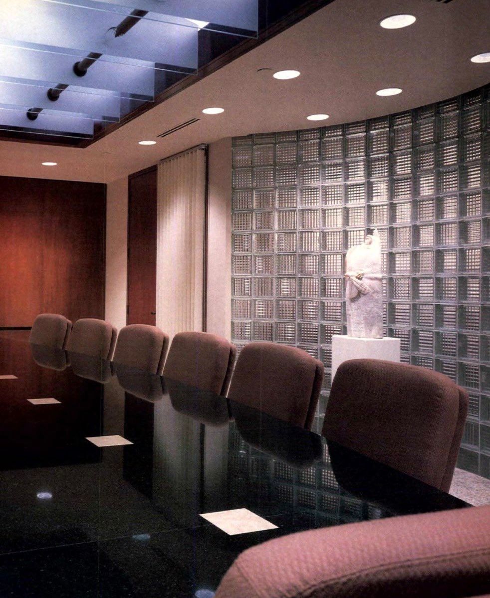 pamvonhadder's tweet photo. We need a return to the 1980s power boardroom 

Insane aura https://t.co/WgLJ6OLBSA