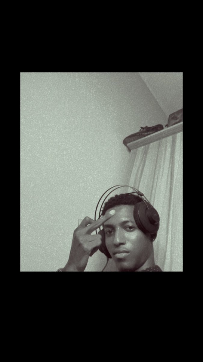 21PETERSSS's tweet photo. New Music Month, I’m happy very very happy ! https://t.co/Nv5GoQMCps