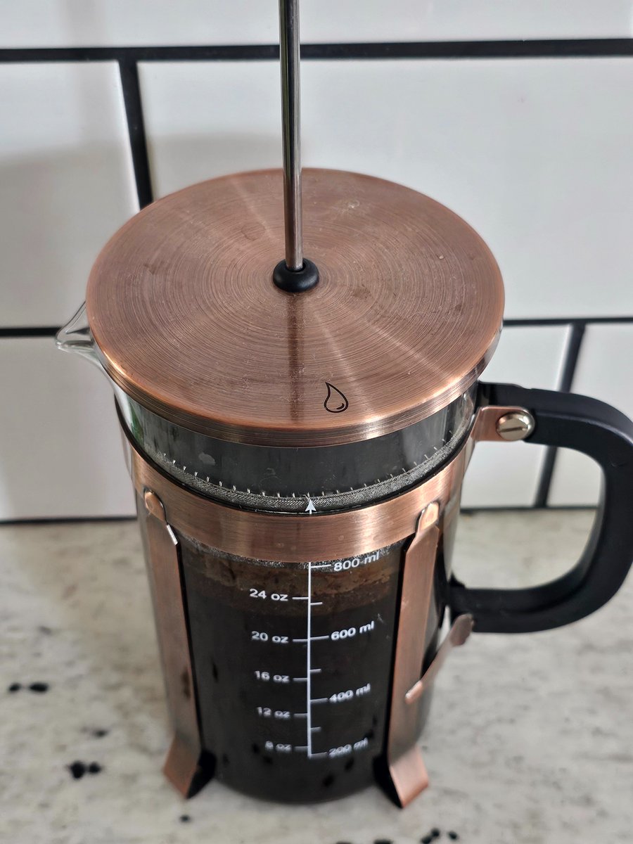 biggutstinks's tweet photo. My french press killed a guy https://t.co/jScVgvee0k