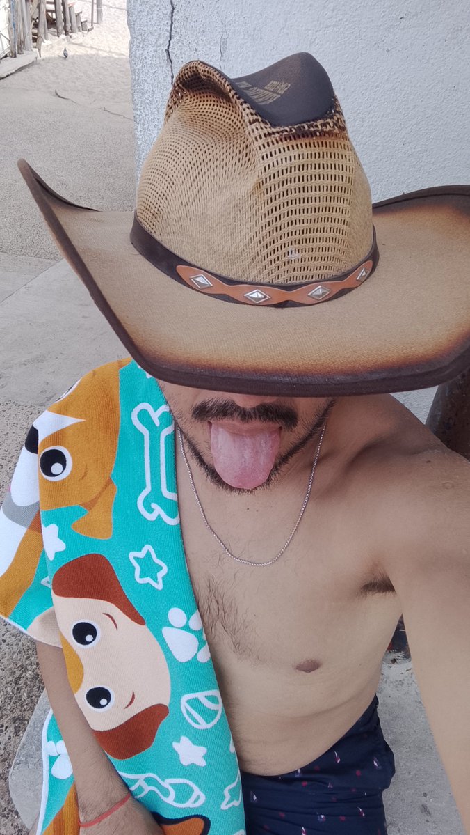 FatPuppyStyle's tweet photo. Puppy beach time ✨🐶✨🏝️🌊🏖️ https://t.co/AdfkwiBfYs