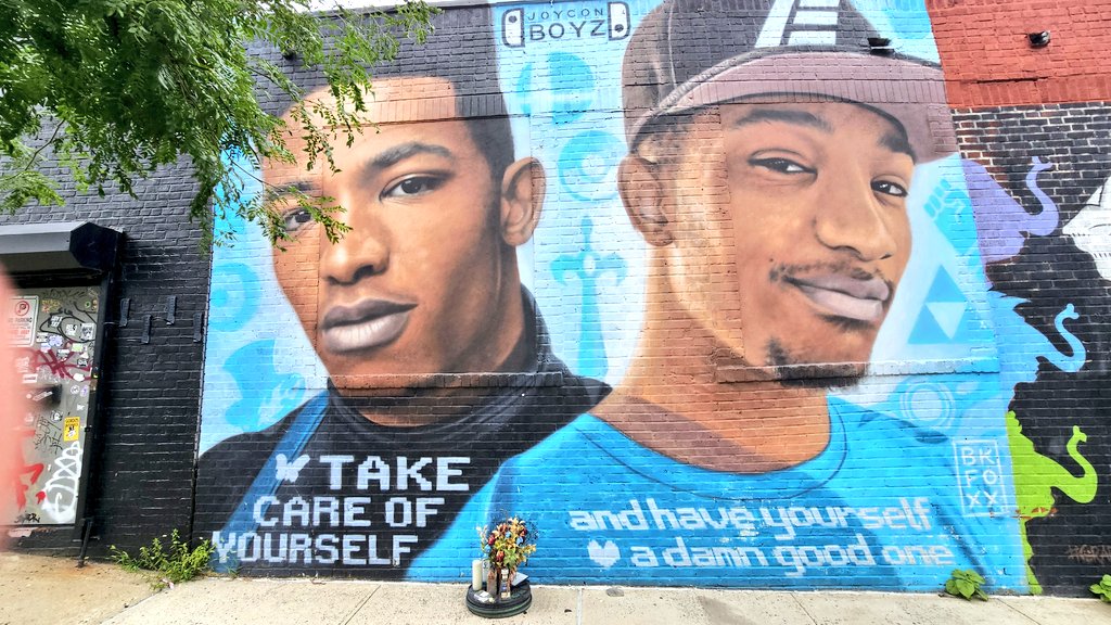DoubleA_Charged's tweet photo. Etika Mural July Update: Still looking fresh as the day it debuted. I was able to stop by and pay my respects to the legend. I hope you're resting well my guy. 

P.s. thank you to whoever left flowers and drinks. Its was heartwarming to see how much this community means https://t.co/BokwDKC7ou