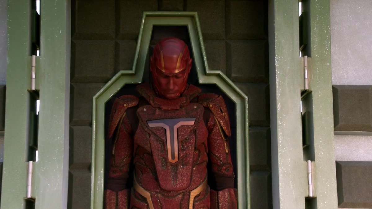 Kryptonian_Cafe's tweet photo. I really applaud this shows attempt at making a practical Red Tornado costume. 

It wasn’t good but I like the effort and sometimes it looked cool. 

This is also one of my favorite episodes of the season. https://t.co/ydLJpYYbMK