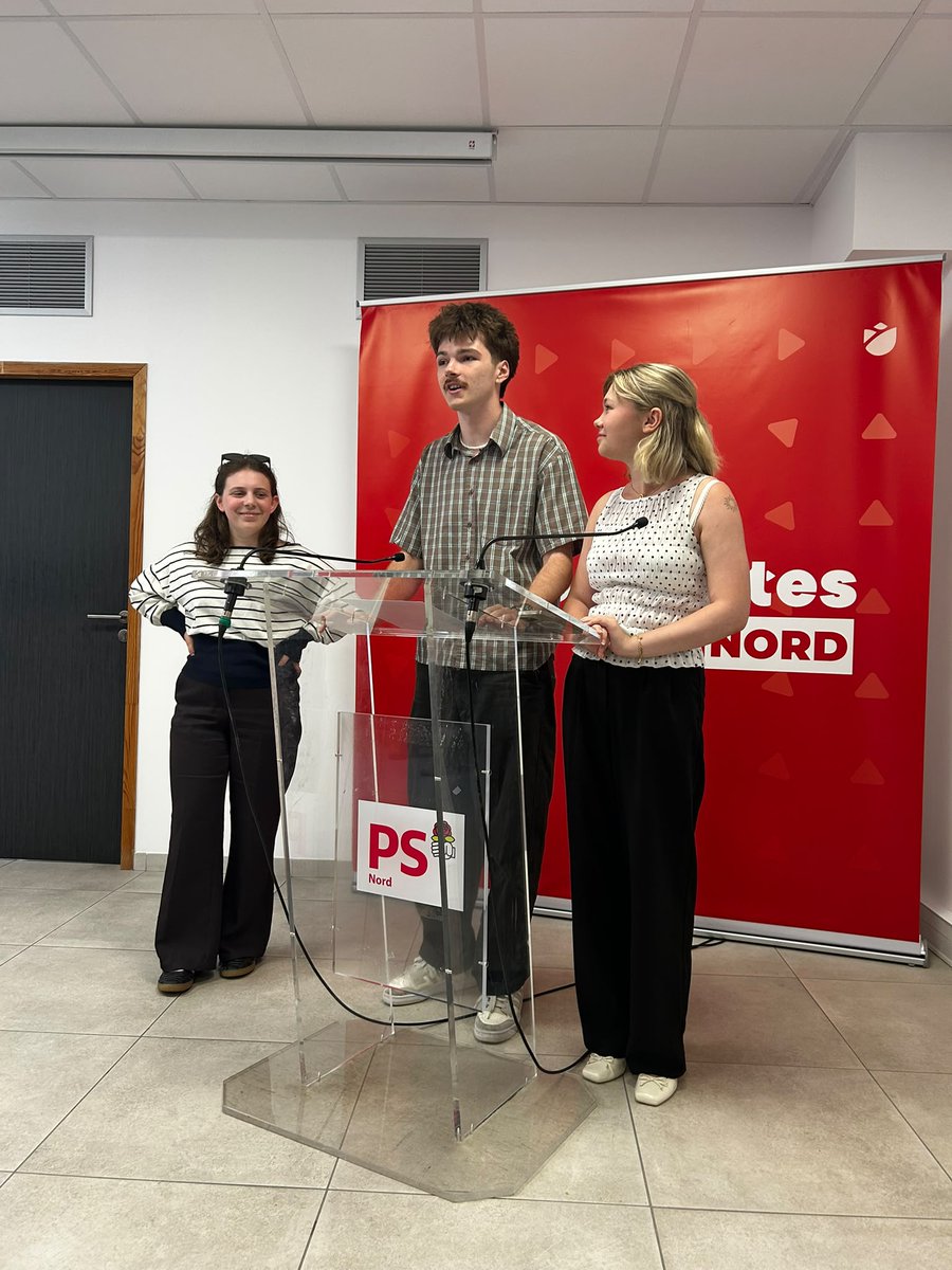 Sarah_Kerrich's tweet photo. Félicitations à la nouvelle équipe des @JeunesSocNord qui a pris la relève ce soir ! Bravo à Sarah Metennani et Ezékiel Lucas pour le travail fourni ces dernières années. Toujours formidable de constater que nous avons la chance d'avoir cette équipe de jeunes soudés. https://t.co/sstcdCxrIQ