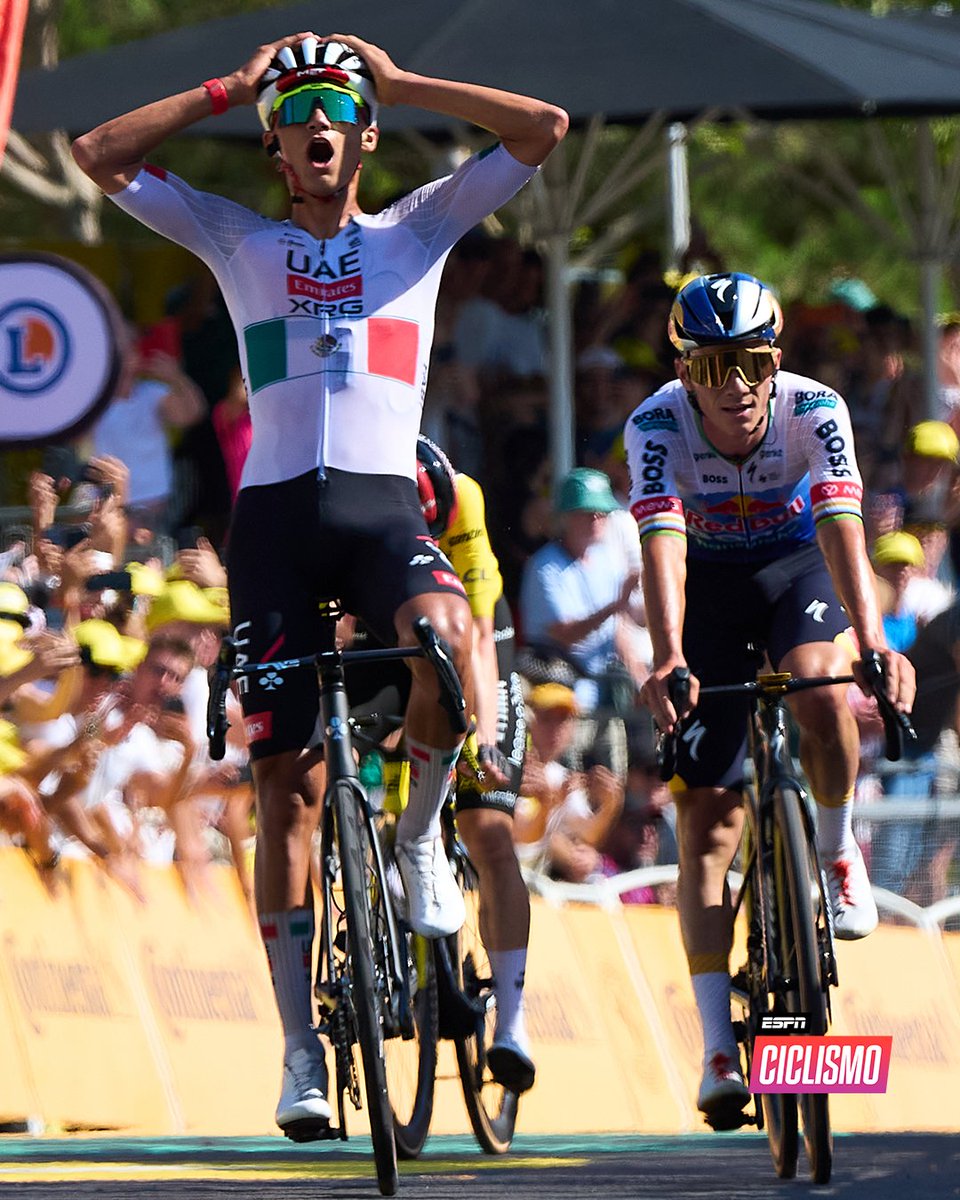 ESPNCiclismo's tweet photo. El festejo de todos los tiempos, uno que va a quedar para siempre. Simplemente gracias por tanto ciclismo a ambos. 🥹 https://t.co/HisCN86dm5