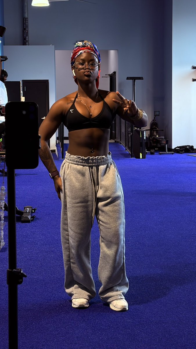 caiabbie's tweet photo. recent gym flics 🙇🏾‍♀️🙇🏾‍♀️ #Gym #Gymrat #gymshark #fitness https://t.co/VBudD4UwHm