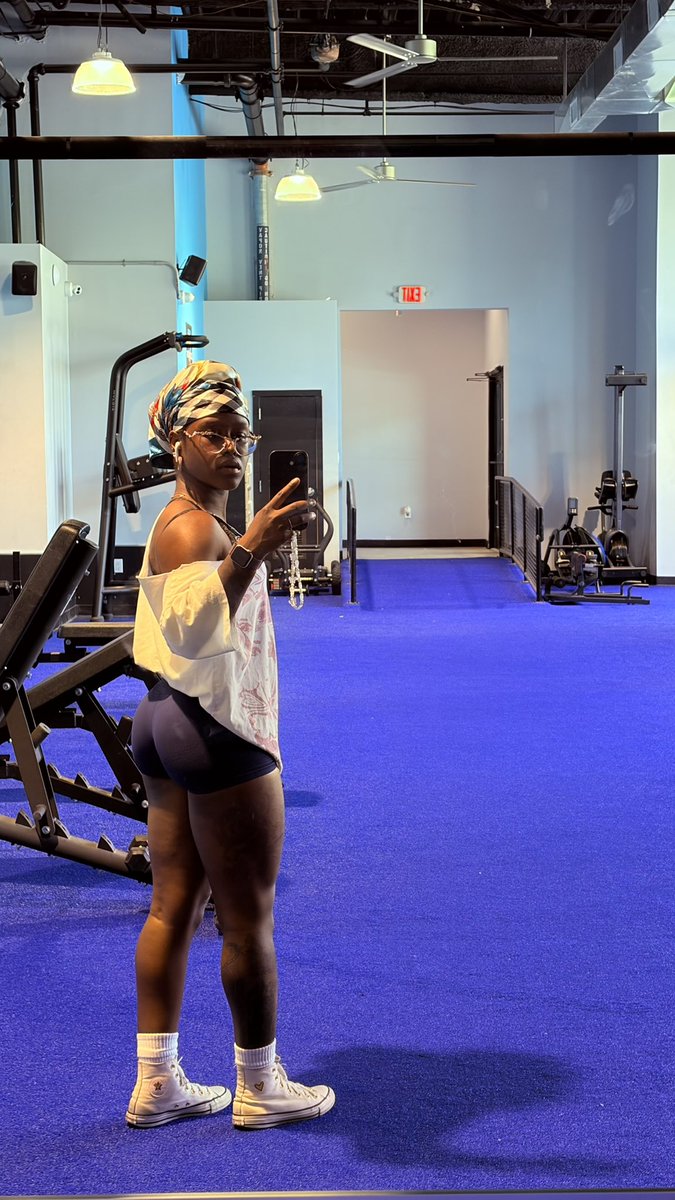 caiabbie's tweet photo. recent gym flics 🙇🏾‍♀️🙇🏾‍♀️ #Gym #Gymrat #gymshark #fitness https://t.co/VBudD4UwHm
