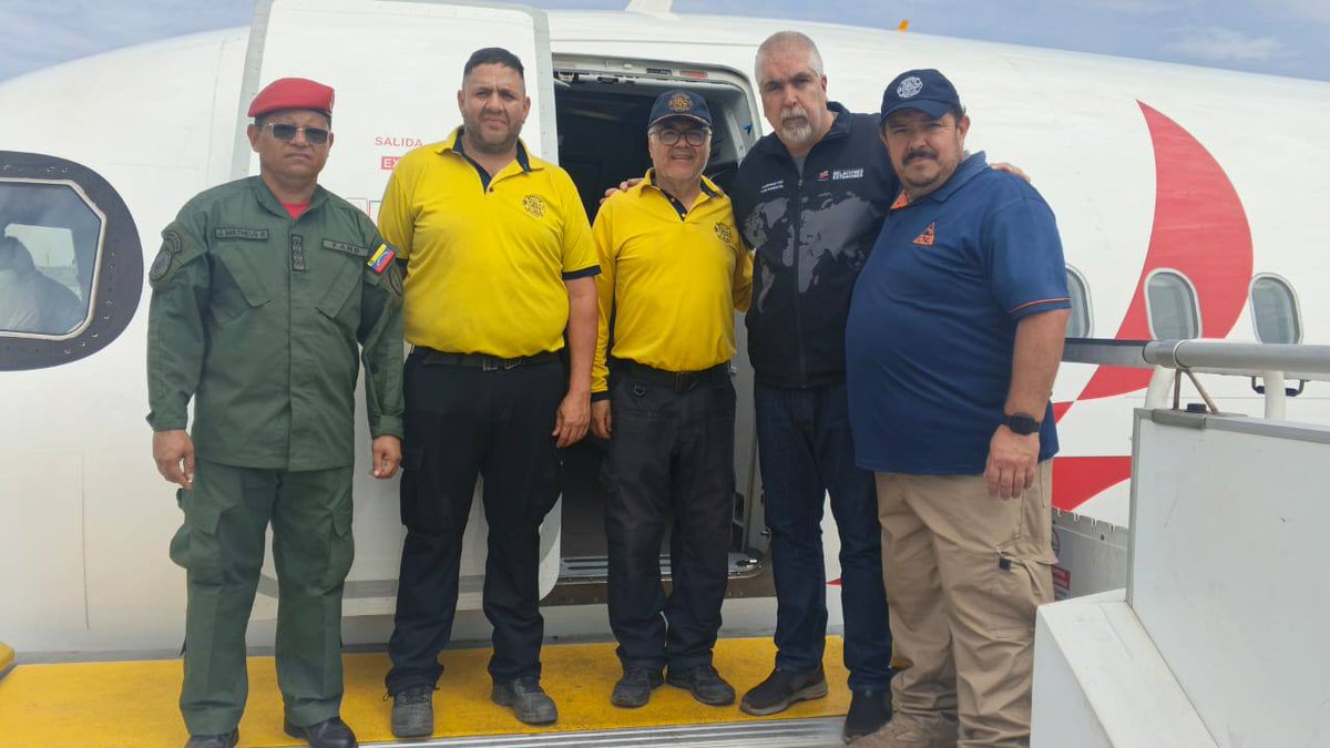 Cancilleria_ve's tweet photo. 📰#Noticia | Gobierno Bolivariano despide a rescatistas de Costa Rica tras culminar labores humanitarias en Venezuela

El viceministro Yuri Pimentel destacó el valor humano y el esfuerzo extraordinario de los 48 expertos.

https://t.co/5vUQCDhh9n https://t.co/q5mwXZIcHe
