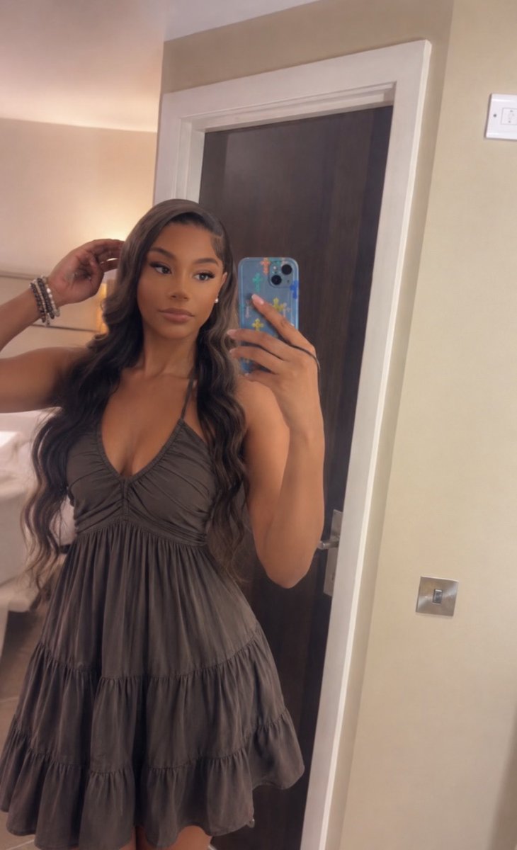 princessxxoxxx's tweet photo. Hello Findom, I’m available for sessions today https://t.co/BIF02p1S2t