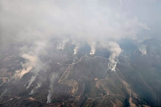 leon70225's tweet photo. 🚨 BREAKING: Record-breaking July 4 heat linked to at least 25 deaths as dangerous storms and flooding threats hit the East Coast.

Wildfires raging across Portugal, Greece &amp; Spain with toxic smoke warnings. Millions bracing for more extreme weather this week. https://t.co/ofwvAXDPID