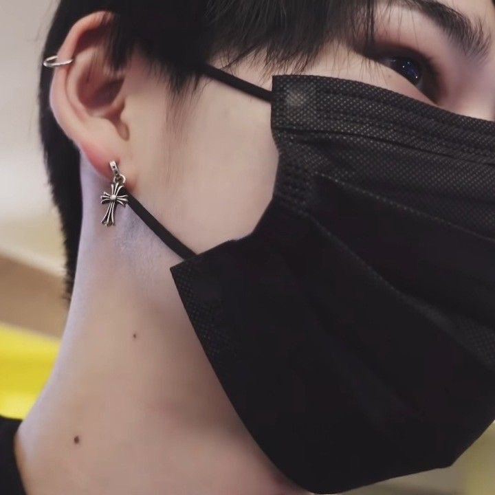 polkarikiz's tweet photo. i love his pretty little moles everywhere scattered like stars ;; he was so very loved in his past life ♥︎ ♥︎ ♥︎ https://t.co/BlhqyjM5SO