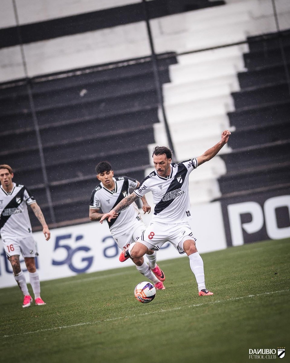 DanubioFC's tweet photo. Continúa el empate. 

🕒 60’ [1-1] | #LaUniversidad 🎓 https://t.co/YdGsUHyMqR