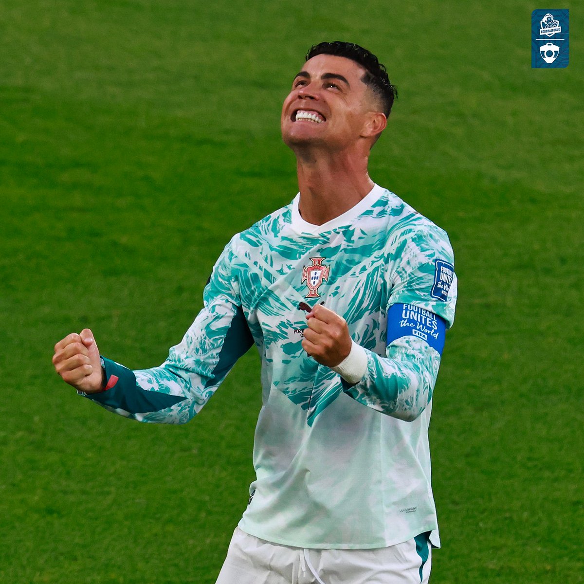 Footballogue's tweet photo. CRISTIANO RONALDO CONFIRME QU'IL DISPUTE ACTUELLEMENT SA DERNIÈRE COUPE DU MONDE ! 🇵🇹👋

"𝗖’𝗘𝗦𝗧 𝗠𝗔 𝗗𝗘𝗥𝗡𝗜𝗘̀𝗥𝗘 𝗖𝗢𝗨𝗣𝗘 𝗗𝗨 𝗠𝗢𝗡𝗗𝗘 !!!!

Si je gagne, je serai toujours Cristiano. Si je ne gagne pas, je serai toujours Cristiano Ronaldo."

(CP) https://t.co/H34ibFOJAa