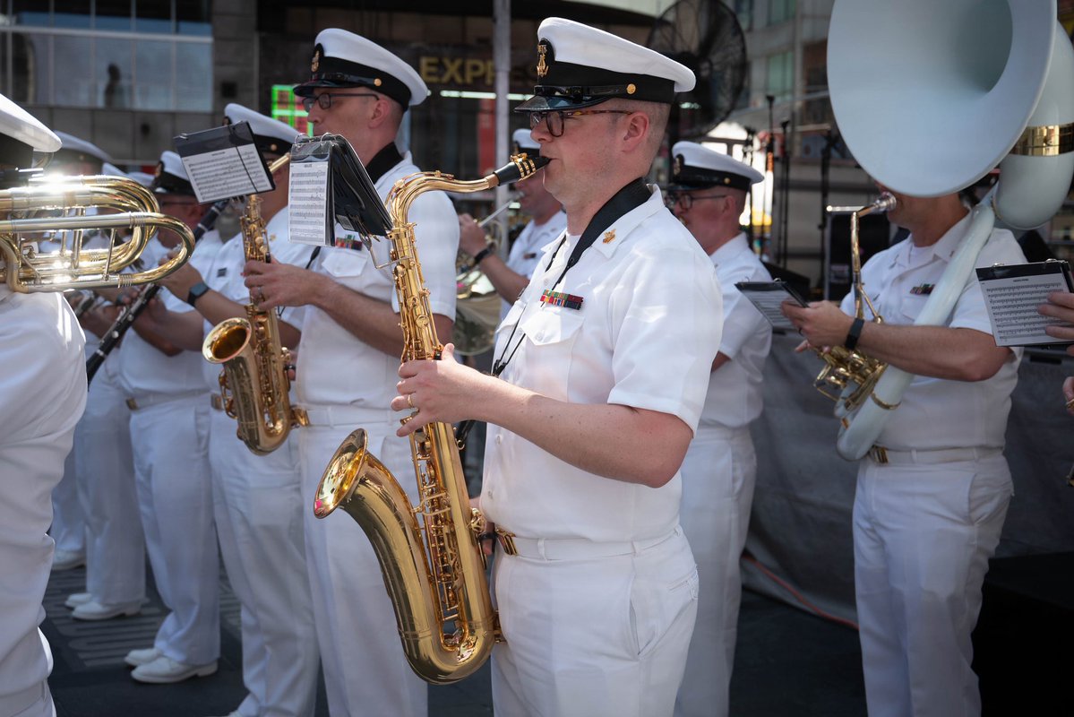 usnavyband's tweet photo. On July 4, 2026, the U.S. Navy Band Ceremonial Band performed in Duffy Square during the International Naval Review 250.

#USNavy #INR250 #America250 #NYC https://t.co/Q70Iy5SErM