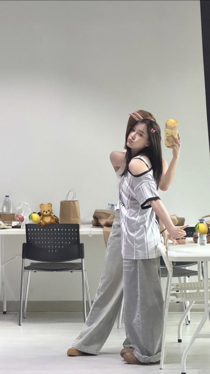 aorjorsixseven's tweet photo. อิจฉาไปหมด ตาร้อน  อร้ายยยย https://t.co/mtKlxbIotK