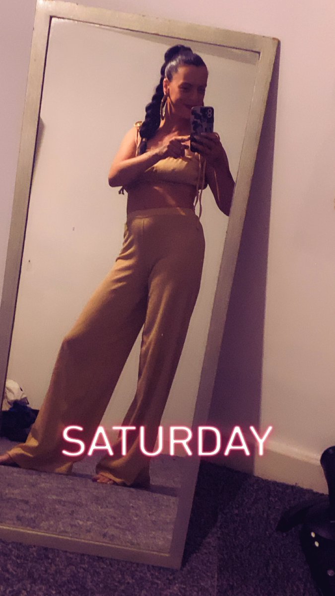 of_kelley's tweet photo. I’m back in bitches 😈🖕 https://t.co/ObNCur6Q1k