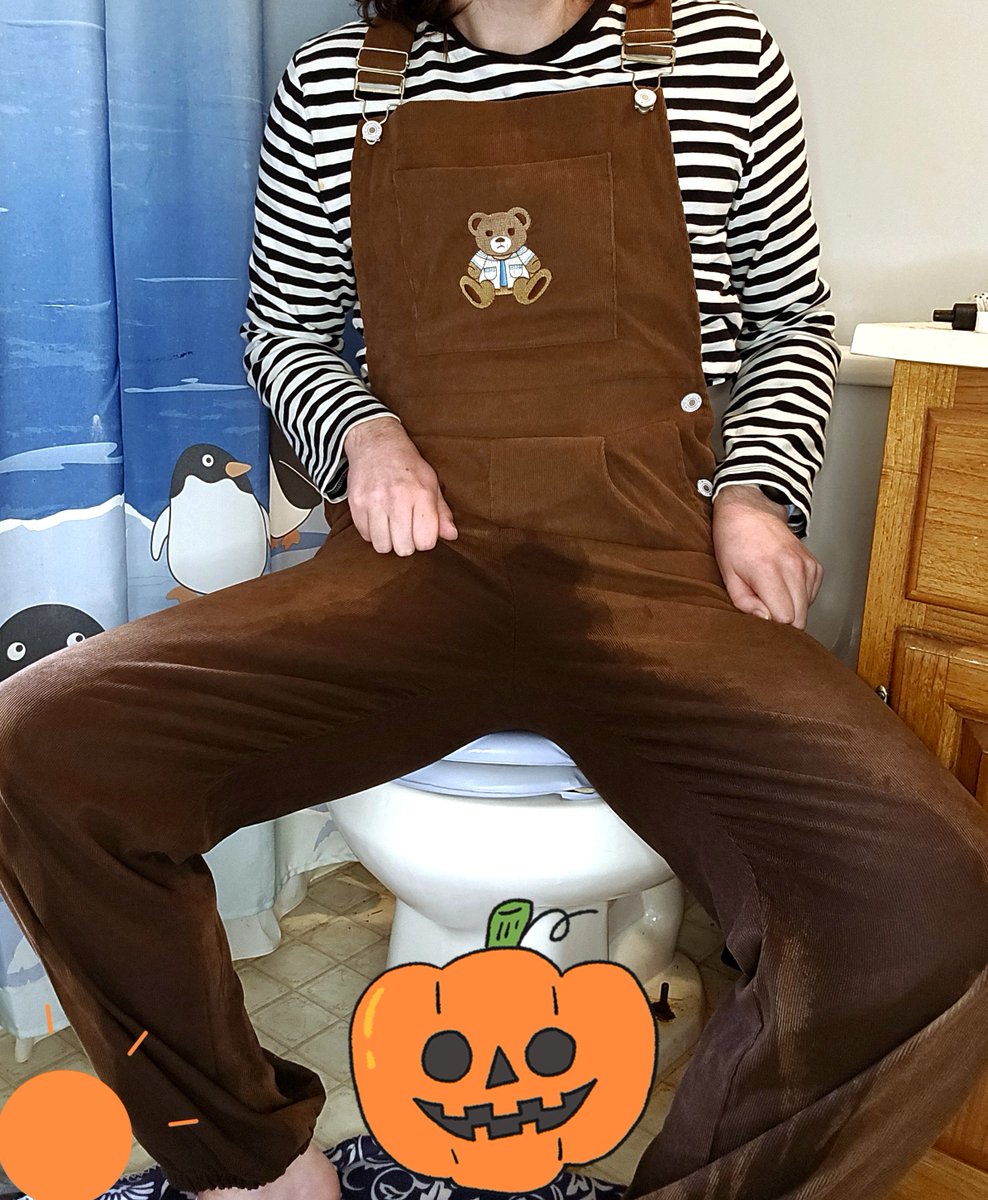 SmallFaun's tweet photo. A-accident (´･ｪ･｀) // omorashi pee kink // https://t.co/bXC2btm6hP