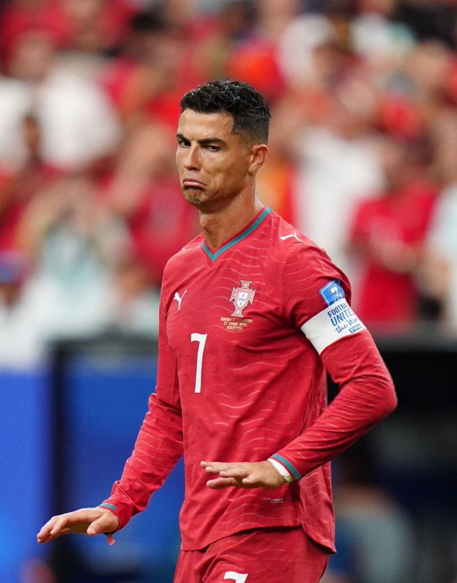 Nawaf_STATS's tweet photo. 🚨🚨🚨💣💣💣💣— الاسطورة كريستيانو : 

"لاينقصني شيء في الحياة، فـ أنا لن أصبح كريست��انو أفضل إذا فزت بـ كأس العالم، ولن أصبح كريستيانو أقل إذا لم أفز بـ كأس العالم". https://t.co/FzQsdH8tv3
