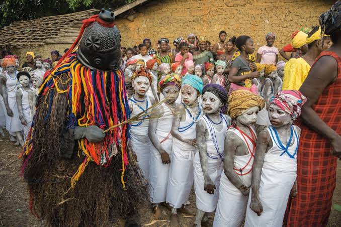thegirdlengr's tweet photo. Did You KNOW?🥗 
"Girls Are Forced To Eat Cooked Clitorises In Palm Oil!"

In Sierra Leone, "bondo" is the local term for female circumcision and it's performed by the Bondo Secret Society.
Girls are taken to the Bondo Bush wherein their clitorises are cut off and then, they are https://t.co/s9wudmQNzK