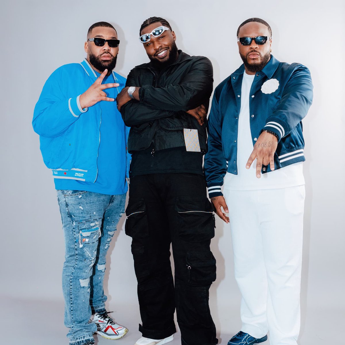 rvpfr__'s tweet photo. 🚨TRIANGLE DES BERMUDES viennent de SOLD-OUT leur 1ER CONCERT À BERCY ! 😳

+ 20 000 BILLETS VENDUS EN - DE 24H 🎫❌

🆕📆 27 NOVEMBRE 2026 
📆28 NOVEMBRE 2026 https://t.co/A1WZrXRllK