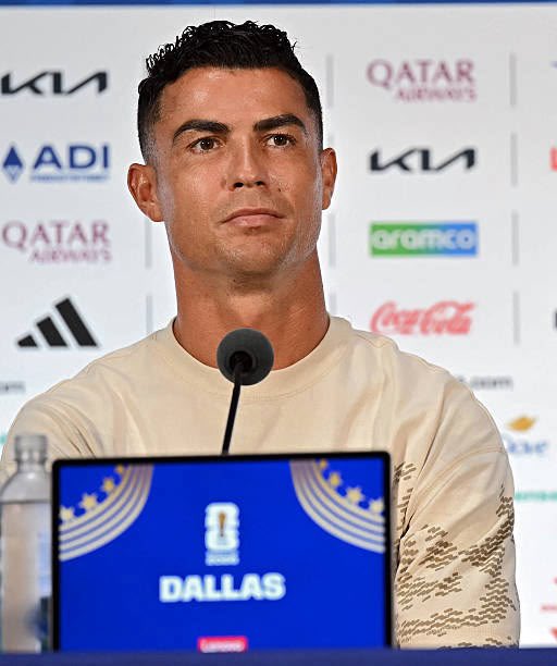 1SMi_'s tweet photo. 🚨🚨🗣️ كرستيانو رونالدو: 

لديّ شعور بأنّ غدًا سنفوز على اسبانيا ♥️🇵🇹 https://t.co/OeKF0LvlVg