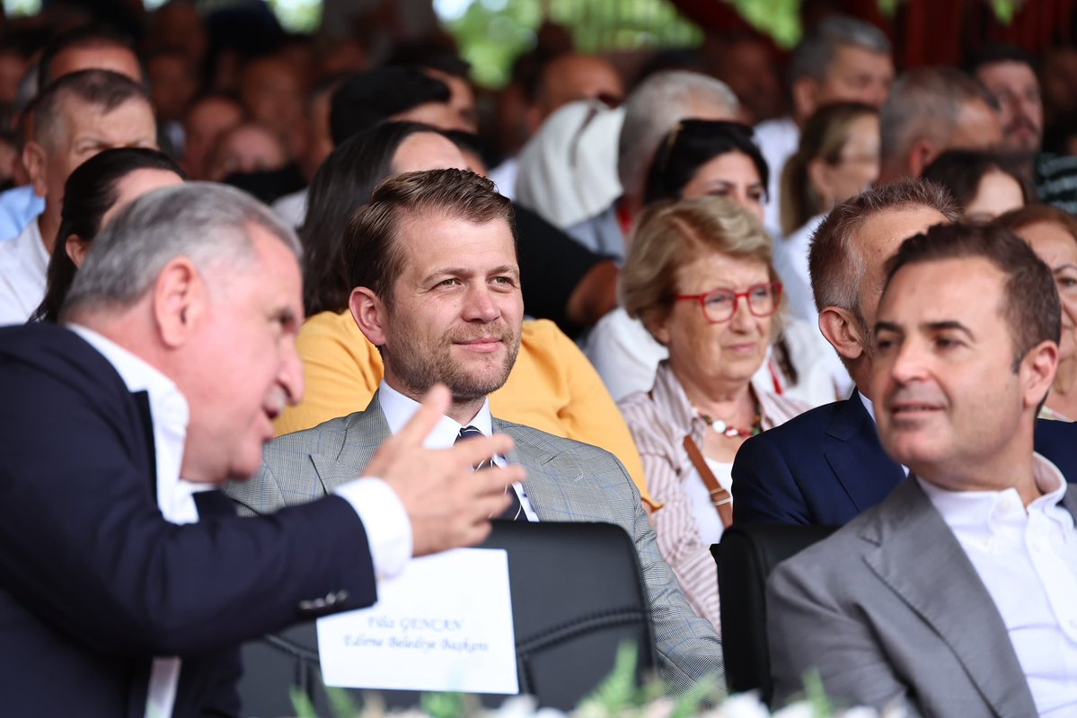 OsmanErturkOzel's tweet photo. 665. Tarihi Kırkpınar Yağlı Güreşleri'ne Genel Başkanımız Sn. Müsavat Dervişoğlu ile katıldık. 

Başpehlivan unvanıyla altın kemeri kazanan Erkan Taş'ı ve emeği geçen herkesi tebrik ediyor; başarılarının devamını diliyorum. https://t.co/9nKu8OI69H