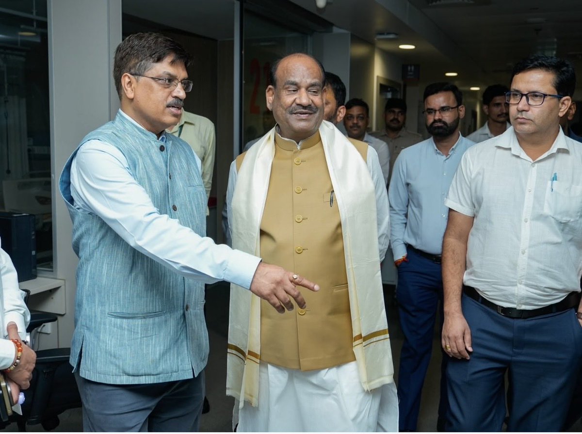 Sanjeevsinghjpr's tweet photo. It was honour to welcome H’ble Speaker of Lok Sabha at Amrita Hospital Faridabad 
Humility, calmness and always composed is an immediate learning, while spending some time with great soul like him. https://t.co/NNroKDhR6f