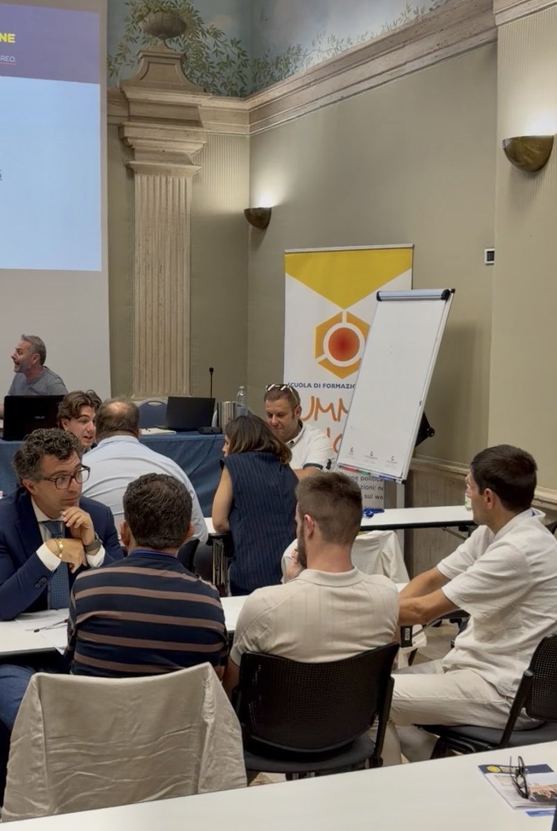 armandosiri's tweet photo. 📚 Si è conclusa oggi a Roma la Summer School sulla comunicazione politica, una tappa fondamentale nel percorso formativo della nostra Scuola di Formazione Politica.

Lavorare sulla comunicazione significa certamente padroneggiare le tecniche più efficaci, ma prima ancora richiede di sapere cosa comunicare. E l’unica vera formula di successo è parlare in Verità. Quella che, libera dal velo di giudizio della mente, accomuna tutti in quanto esseri umani, senza distinzioni di appartenenza.

Grazie di cuore ai docenti per la qualità del contributo offerto e ai partecipanti per il coinvolgimento attivo e l’impegno dimostrato durante i laboratori.

#summerschool #scuoladiformazionepolitica