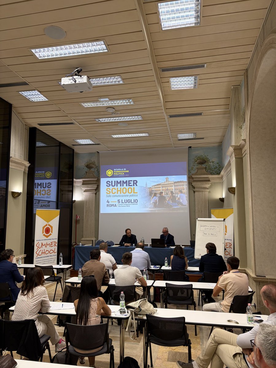 armandosiri's tweet photo. 📚 Si è conclusa oggi a Roma la Summer School sulla comunicazione politica, una tappa fondamentale nel percorso formativo della nostra Scuola di Formazione Politica.

Lavorare sulla comunicazione significa certamente padroneggiare le tecniche più efficaci, ma prima ancora richiede di sapere cosa comunicare. E l’unica vera formula di successo è parlare in Verità. Quella che, libera dal velo di giudizio della mente, accomuna tutti in quanto esseri umani, senza distinzioni di appartenenza.

Grazie di cuore ai docenti per la qualità del contributo offerto e ai partecipanti per il coinvolgimento attivo e l’impegno dimostrato durante i laboratori.

#summerschool #scuoladiformazionepolitica