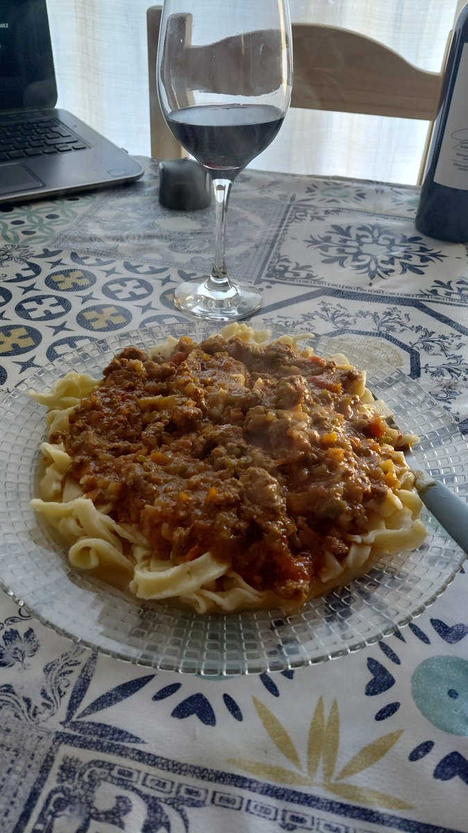 DanyArmy40's tweet photo. Ella, quien me heredó su amor a la cocina. Ella, a quien hoy me desperté extrañando.  A ella, q me enseñó a amasar, y a quien hoy le rindo homenaje con su comida favorita,  echa desde 0. Feliz cumpleaños donde sea que estés, mi viejita. Feliz cumple,  Abuela Isabel 💜 https://t.co/lILZ6w5QUS