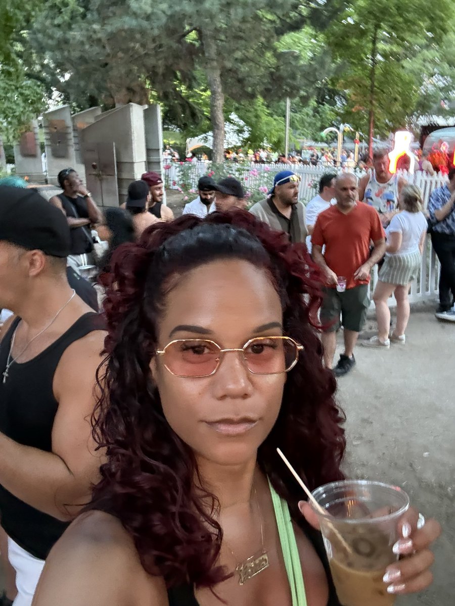 gnlz's tweet photo. I’m out here! https://t.co/VUwlYGVmLI
