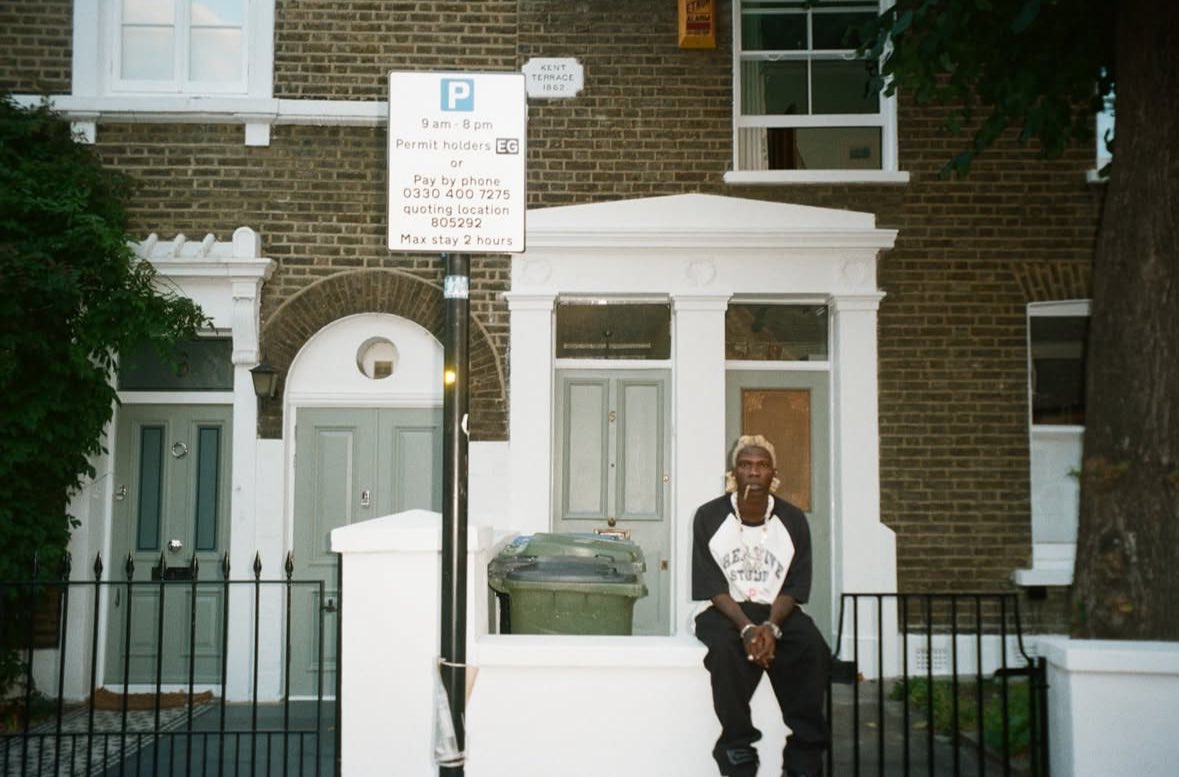 hypetribeng's tweet photo. 🚨Seyi Vibez in London 📸 🥶 https://t.co/PRkDxsgS6l