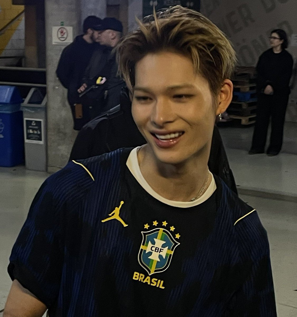 hoonnkmura's tweet photo. my precious hoonki looks so happy🥹🤍 https://t.co/BrAwQ6e94s