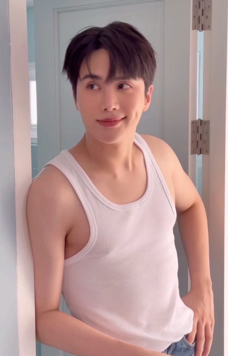 Aunchit1996's tweet photo. คนเดิมชุดคล้ายเดิม แต่ร่างใหม่มาก พี่อินโตไวจังอะ
#innsarin https://t.co/RNkOKKkrCA