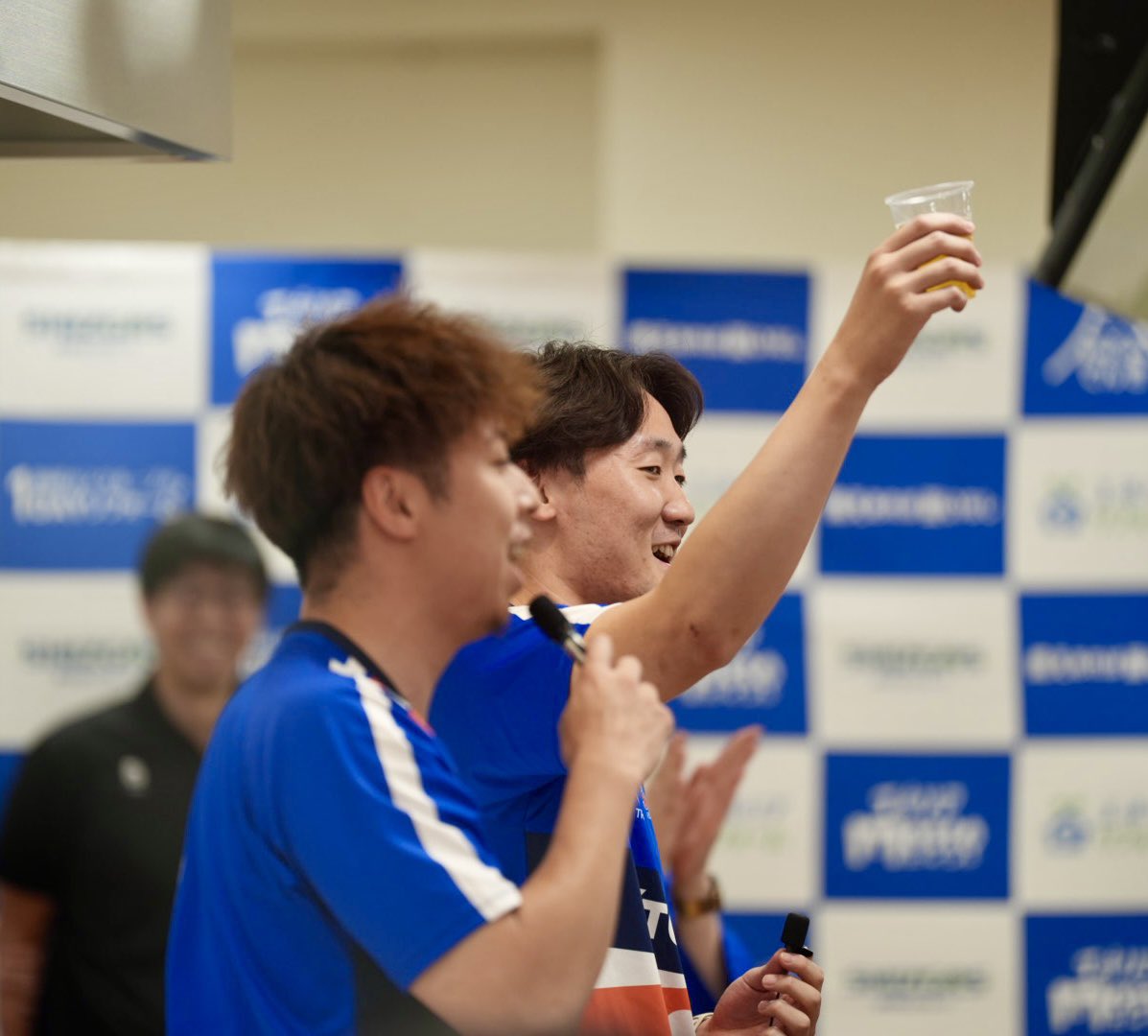 apple_and_arrow's tweet photo. 2026/07/04（土）
静岡ガス エネリアショールーム柿田川
ファンミーティング

乾杯の音頭は馬渡くん
周りのみんなを笑顔にできる選手！
期待してます

#東レアローズ静岡
#馬渡拓巳 選手 https://t.co/JErNvYvxRv