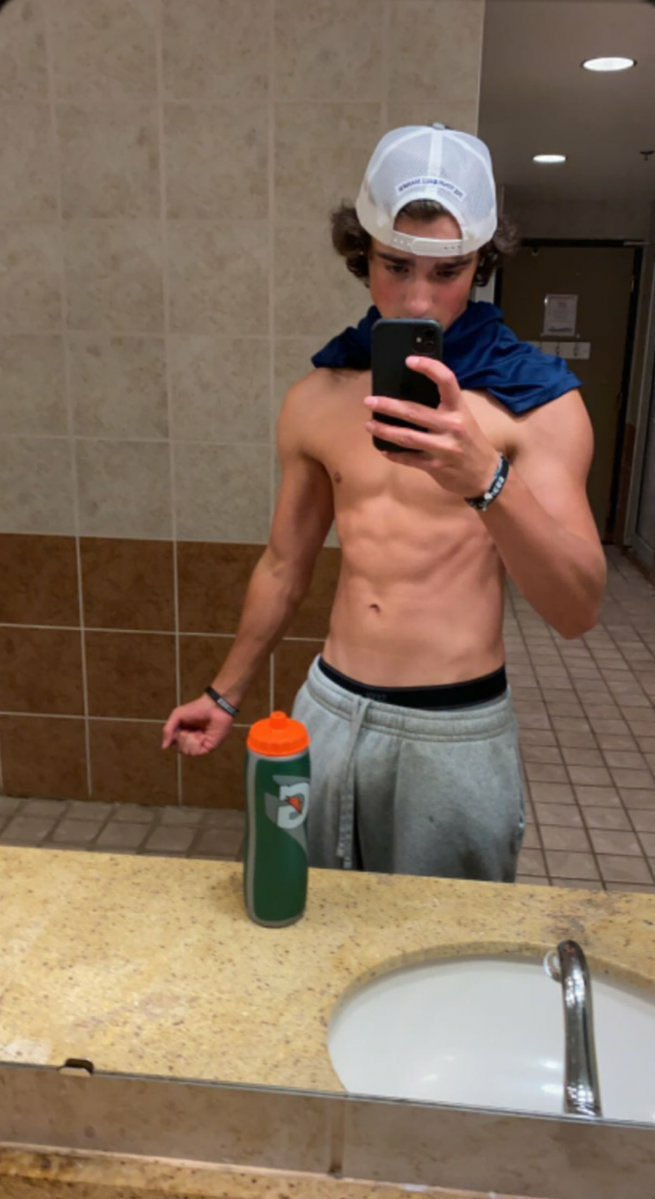 Jacebftf's tweet photo. Dm. https://t.co/00FE8jnZtO https://t.co/LwzLjNsrfG