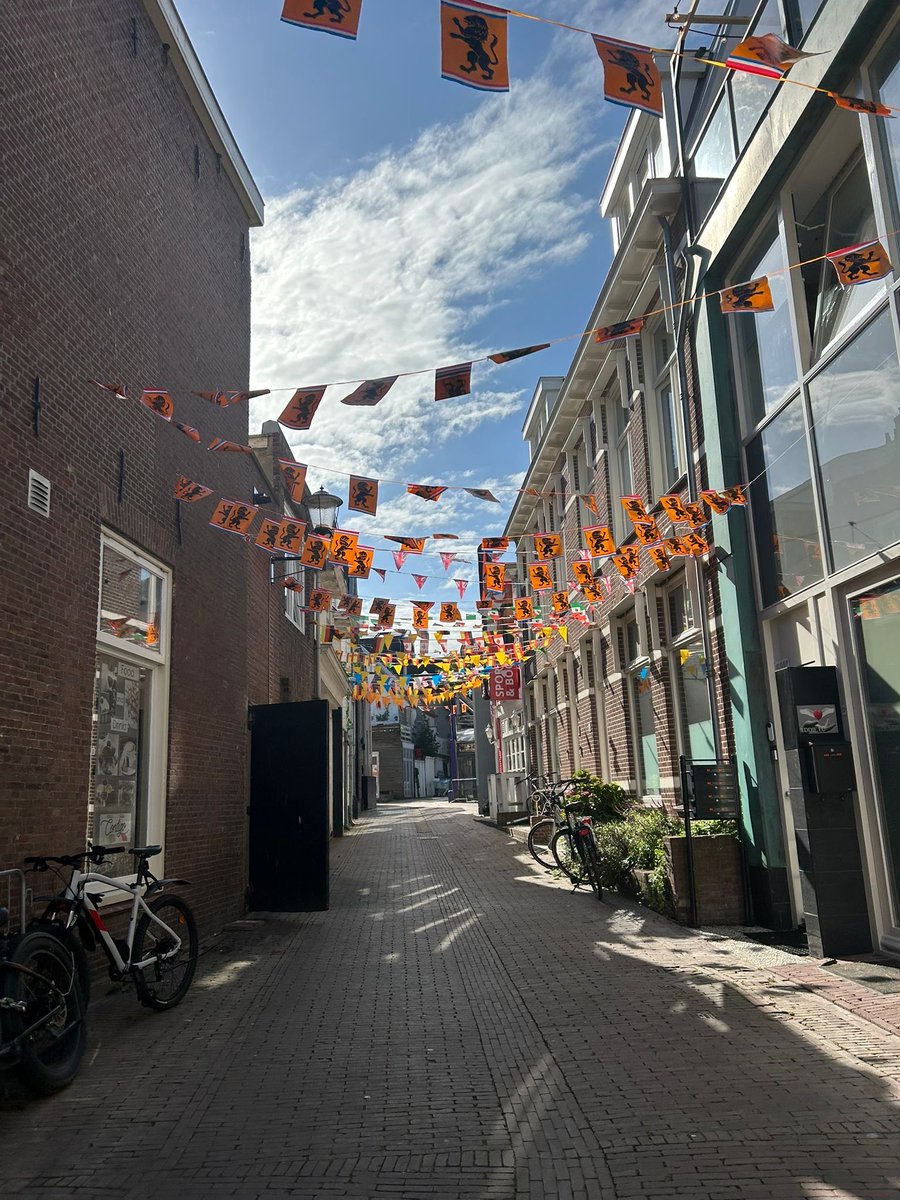 Flashyiii's tweet photo. I’ve been spending the past few days in Zandvoort with my girlfriend. It’s amazing here and I’m really enjoying the time. Can’t wait to come back with fresh energy and continue working. Amazing things too come this summer https://t.co/jPFzX6KdUT