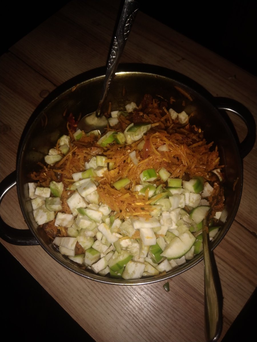 Kezmag_'s tweet photo. Food is ready ☺️ 

Ezeagu men are naturally good. 

We're the best.

Husband materials 😁 https://t.co/qf3pGLfOlJ