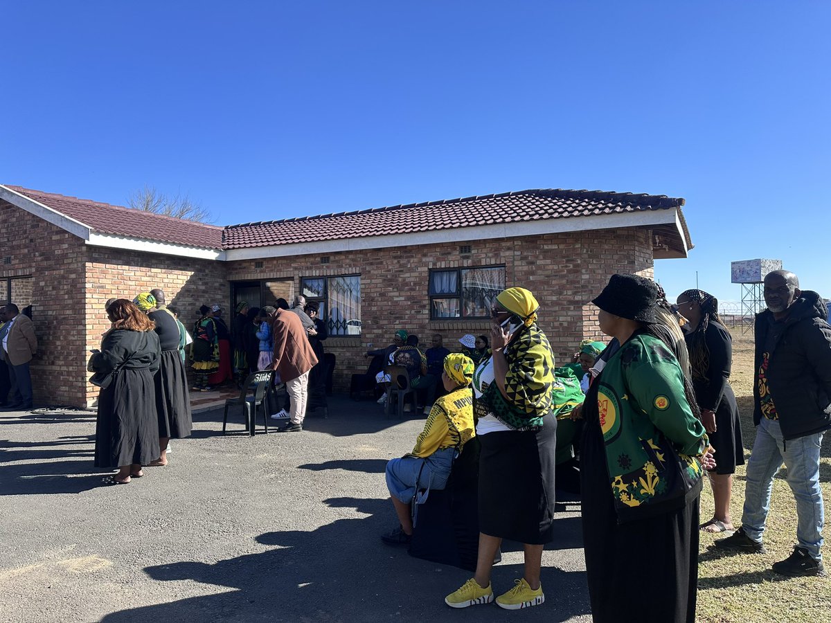 Nonhlakanipho tweet media