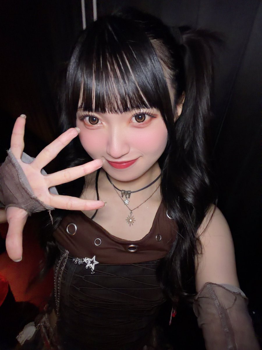 saaya_LitV0325's tweet photo. キミはなさん超拡散LIVEありがとうございました❕

MCもダンスも歌も特典会もまだまだな部分が多いな~と思いました(>_<)もっと頑張らないと~💪🏻💪🏻これからも応援よろしくお願いします🥹🙏🏻

次は11日（土）SUNHALO THEATERさんで待ってます.ᐟ.ᐟ.ᐟ https://t.co/ZpO3MawqD7