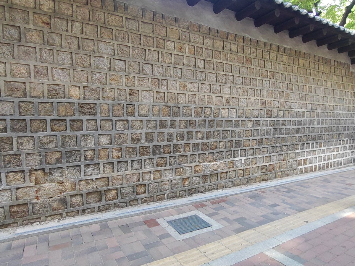 psh__i's tweet photo. 【聖地巡礼】
#未婚男女の効率的な出会い方
Ep.6 映��の前の散歩道

土曜日だったからか、本当に人が多かった！
それでも穏やかな雰囲気で心地良かった🍃
ウィヨンとテソプさんみたいに仲の良さそうなカップルも見かけてほっこり☺️

#ParkSungHoon #박성훈 #パク・ソンフン #パクソンフン https://t.co/QiKhTkdvjP