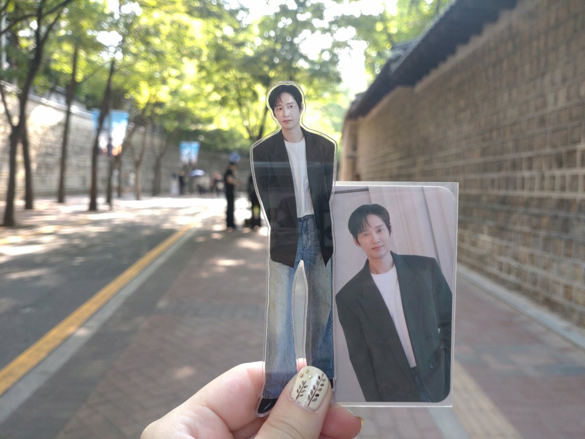 psh__i's tweet photo. 【聖地巡礼】
#未婚男女の効率的な出会い方
Ep.6 映��の前の散歩道

土曜日だったからか、本当に人が多かった！
それでも穏やかな雰囲気で心地良かった🍃
ウィヨンとテソプさんみたいに仲の良さそうなカップルも見かけてほっこり☺️

#ParkSungHoon #박성훈 #パク・ソンフン #パクソンフン https://t.co/QiKhTkdvjP