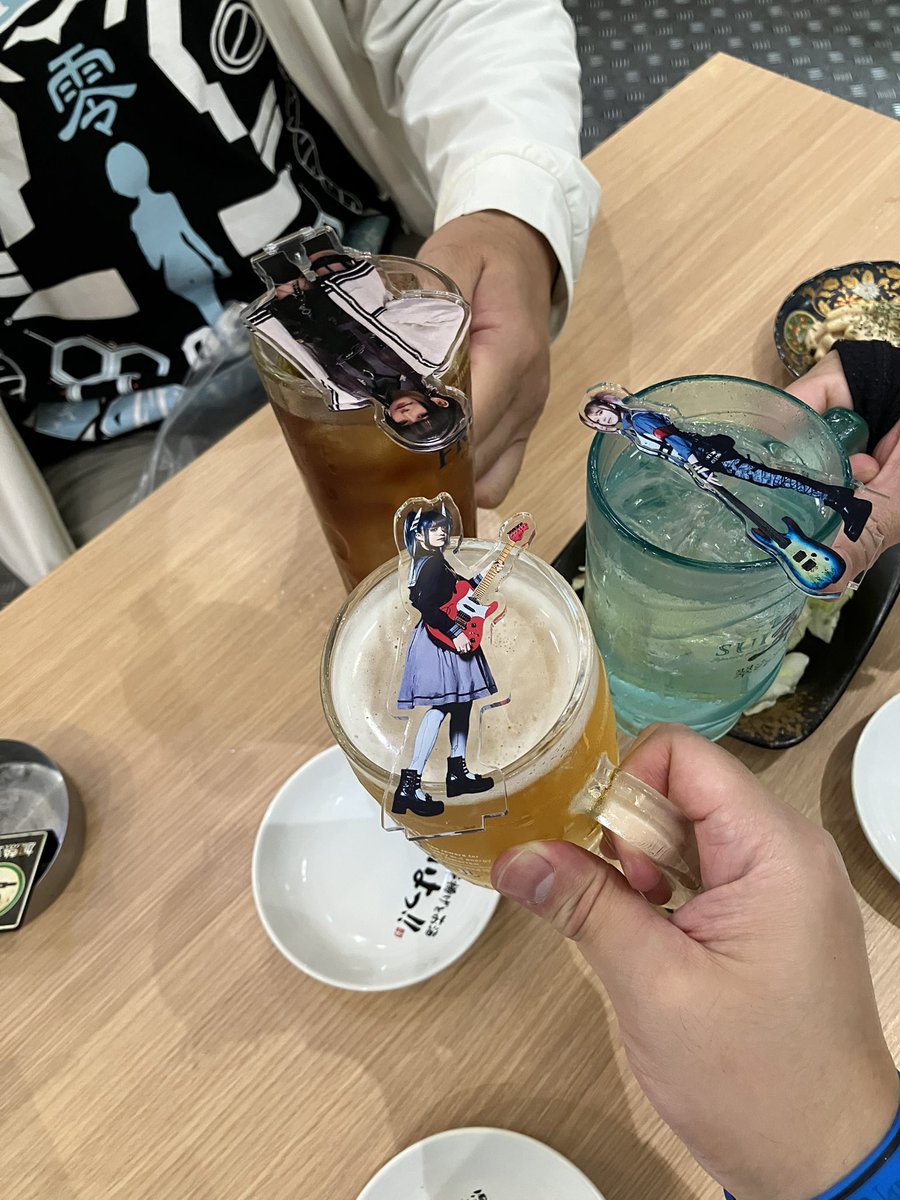 srv500's tweet photo. 今日はラ後にあおさん、ボスさんと打ち上げ中！🍻✨ https://t.co/IXrJ6Q9CEP
