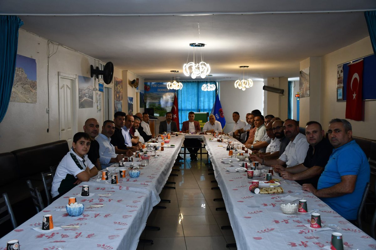 Canbeybaskan's tweet photo. Tüm Canbeyliler derneğimizin yönetimi  temmuz ayinin toplantımızı sabah kahvaltıda bir araya gelerek toplantımızı gerçekleştirdik güzel kararlar aldık derneğimize ve milletimize hayırlı olsun ￼ https://t.co/MHAVNudmwS