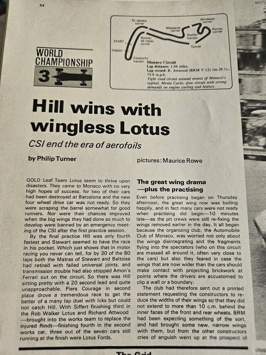 daveleaper's tweet photo. @HillF1 bit of light reading before the race start. #f1 https://t.co/K8nS2uMefz