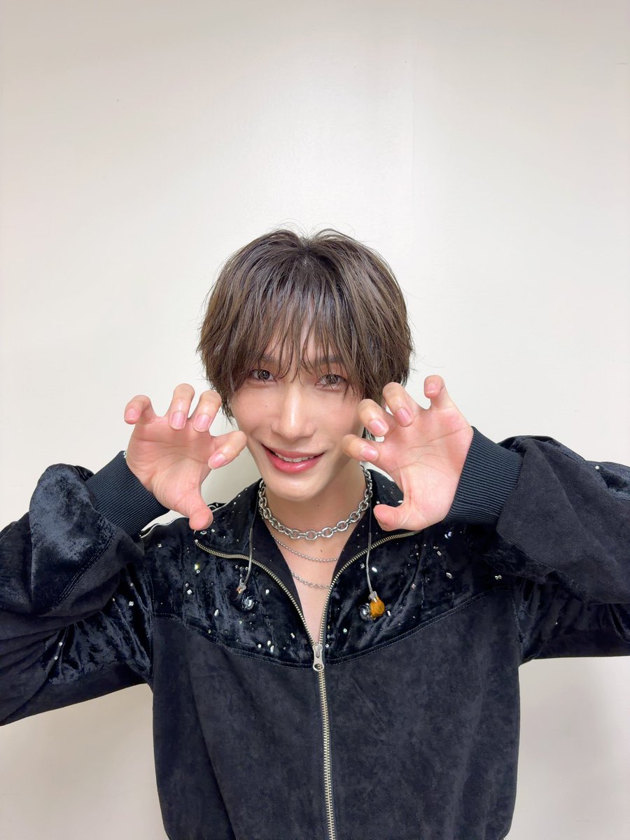 fukuitomoya0123's tweet photo. 福井巴也 1ST LIVE『UNSAID』

東京公演ありがとうございました！

次は7月19日京都公演です！！！

らぷちと初ドラゴンしました笑

まだまだたくさん『UNSAID』聞いてね！

最後まで駆け抜けるぞー✌︎

#UNSAID https://t.co/yDyrJieAPt