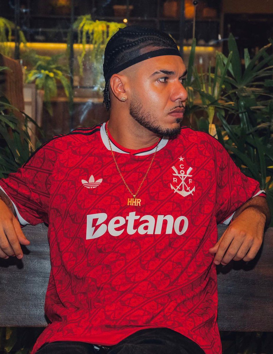 ColunadoFla's tweet photo. O NOVO MANTO 3 DO FLAMENGO! 🆕

Camisa foi usada em show pelo rapper 2ZDinizz.

🗓️ Lançamento está previsto para agosto. https://t.co/ZsSbrHlFMN