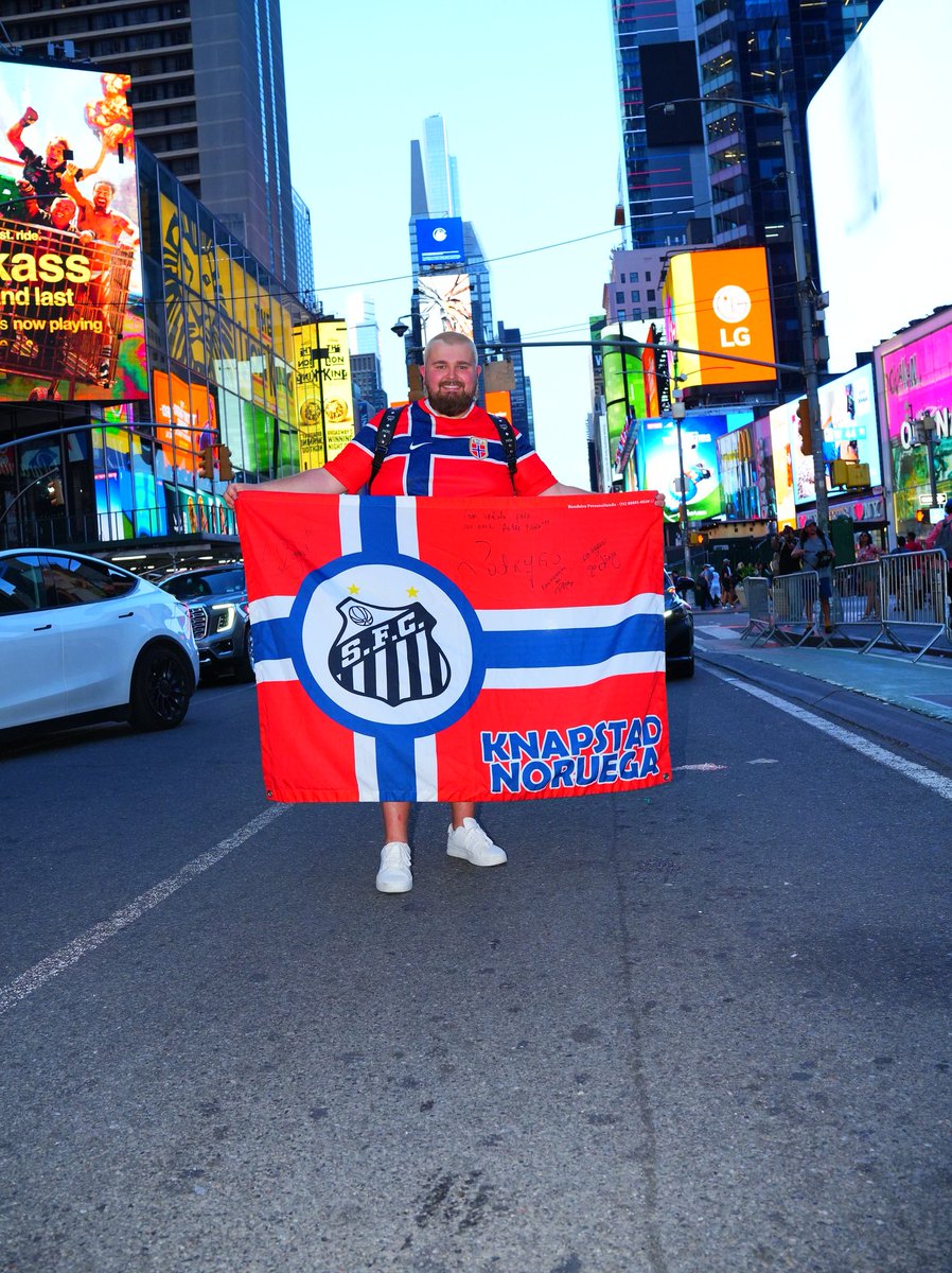 AndreOstgaard's tweet photo. EU AMO MUITO O BRASIL, Foram 28 anos na torcida pelo Brasil na Copa - MAS AGORA NORUEGA TEM QUE VIR PRIMEIRO 👑🇧🇻

Vou pro jogo hoje, fazendo RO com muito orgulho, torcendo pra derrota do Brasil com gol do Neymar 😎

Caso Brasil ganha (HAHA) volto na torcida pela HEXA 🇧🇷👑🇧🇻 https://t.co/Pocs8yhlcv